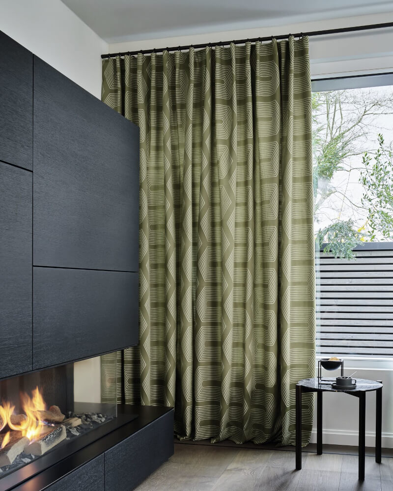 ADRIAN_JA7122 800×1000