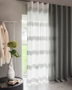 Modern Wellenvorhänge in neutralen Tönen – stilvolle Fensterdekoration von Bielitza Raumausstattung