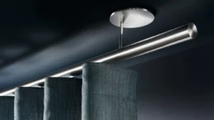 Vorhangstange von Interstil in Edelstahl rund zur Deckenmontage