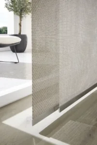 Flächenvorhang Jab Basket – moderner Sicht- und Sonnenschutz von Bielitza Raumausstattung