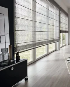 Faltrollo mit Querstäben aus der Horizon-Kollektion – elegante Fensterlösung von Bielitza Raumausstattung