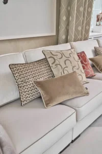 Elegantes Sofa mit Stoff Jab Park Avenue – stilvolle Aufarbeitung von Bielitza Raumausstattung