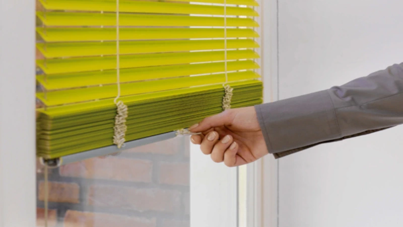 Sonnenschutz jalousie