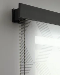 Design-Rollo 'Stairway' von JAB Anstoetz mit feinem Rautenmuster – transparenter Sichtschutz von Bielitza Raumausstattung