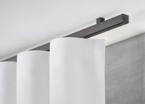 Vorhangstange Büscher Tecdor 20x20 mit quadratischem Design – hochwertige Fensterlösung von Bielitza Raumausstattung