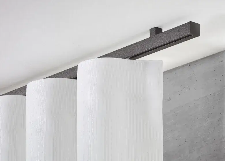 Buesche Tecdor Vorhangstange Büscher Tecdor 20x20 mit quadratischem Design – hochwertige Fensterlösung von Bielitza Raumausstattung