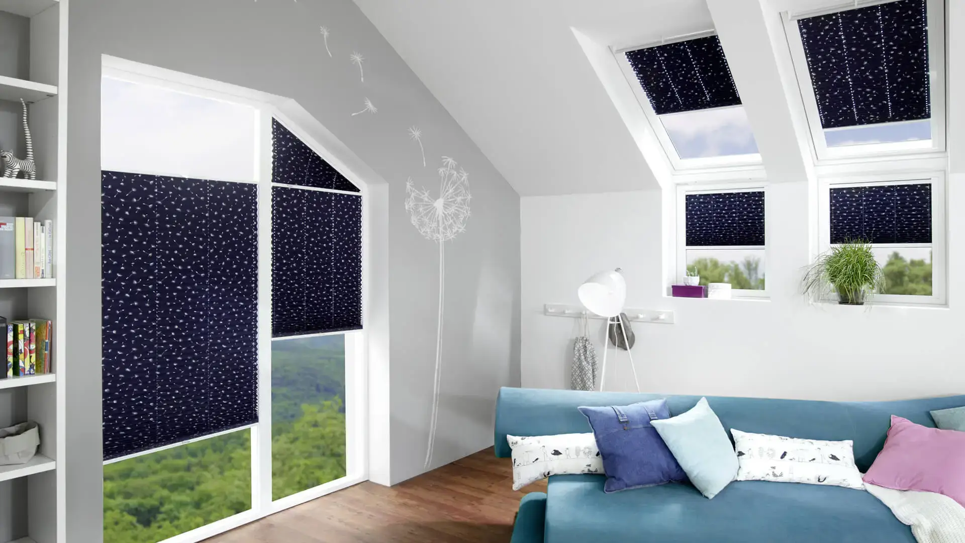 Dachfenster und Sonderformen Abdunkelnde Plisseeanlage für stilvolle Fensterdekoration – Bielitza Raumausstattung